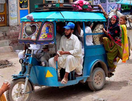 Pakistan rickshaw motorcycle overloading