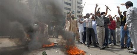 Violence outside Karachi, Lahore, Islamabad Stock Exchanges, Pakistan
